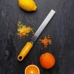 Microplane Zester/Reibe Premium In Orange 9 Microplane Zester/Reibe Premium In Orange -Kahla Shop MP Premium Classic Series Zester 46620 citrus neu 4 l