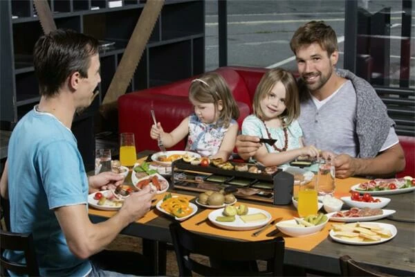 Stöckli Cheeseboard GRILL Für 4 Personen, Schwarz – Bild 4